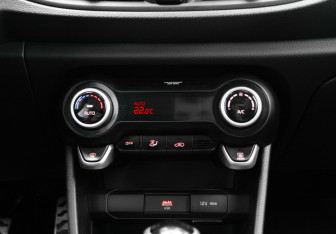 Подержанный автомобиль Kia Picanto 2021 года (21 фото)
