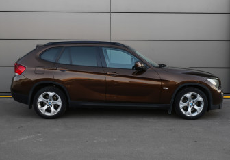 Подержанный автомобиль BMW X1 2011 года (4 фото)