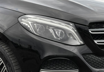 Подержанный автомобиль Mercedes-Benz GLE 2015 года (16 фото)