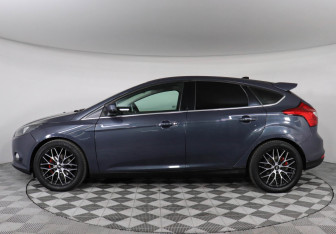 Подержанный автомобиль Ford Focus Hatchback 2013 года (8 фото)