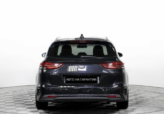 Подержанный автомобиль Kia Ceed Wagon 2019 года (6 фото)