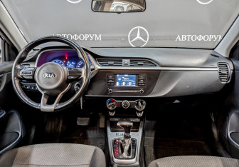 Подержанный автомобиль Kia Rio Hatchback 2021 года (14 фото)