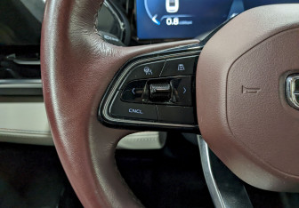 Подержанный автомобиль Geely Monjaro 2023 года (30 фото)