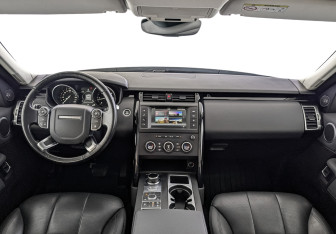 Подержанный автомобиль Land Rover Discovery 2017 года (14 фото)