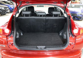 Подержанный автомобиль Nissan Juke 2012 года (10 фото)