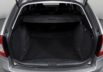 Подержанный автомобиль Skoda Octavia Wagon 2012 года (17 фото)