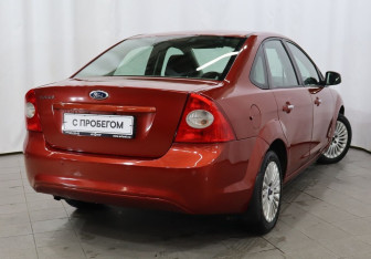 Подержанный автомобиль Ford Focus Sedan 2009 года (4 фото)