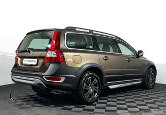 Подержанный автомобиль Volvo XC70 2013 года (5 фото)