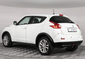 Подержанный автомобиль Nissan Juke 2012 года (7 фото)