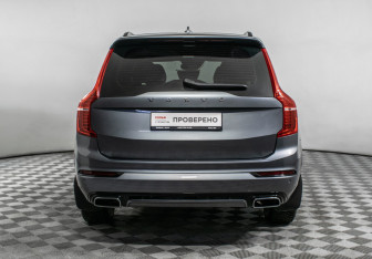 Подержанный автомобиль Volvo XC90 2020 года (6 фото)