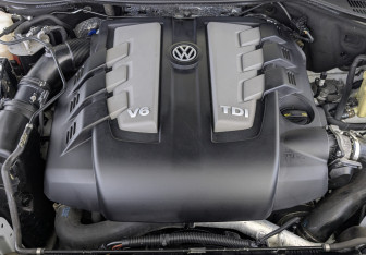 Подержанный автомобиль Volkswagen Touareg 2013 года (9 фото)
