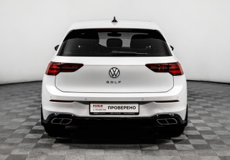 Подержанный автомобиль Volkswagen Golf Hatchback 2021 года (6 фото)