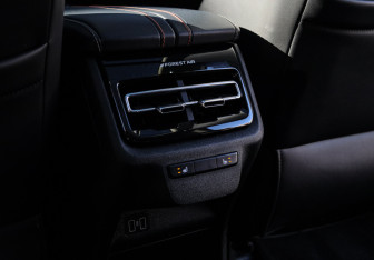 Подержанный автомобиль Changan UNI-K 2023 года (9 фото)