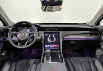 Подержанный автомобиль Hongqi H5 2024 года (14 фото)