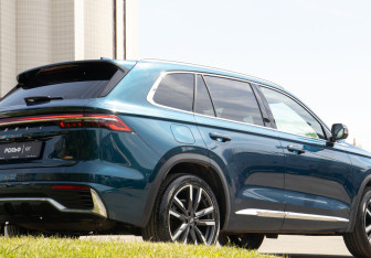 Подержанный автомобиль Geely Monjaro 2023 года (27 фото)
