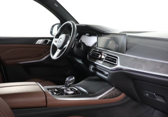 Подержанный автомобиль BMW X7 2020 года (9 фото)
