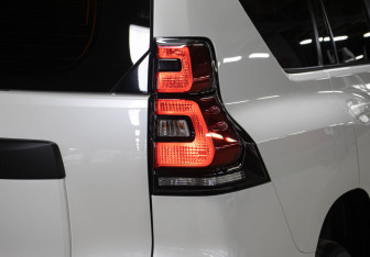 Подержанный автомобиль Toyota Land Cruiser Prado 2021 года (25 фото)