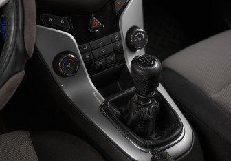 Подержанный автомобиль Chevrolet Cruze Sedan 2014 года (16 фото)