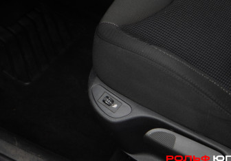Подержанный автомобиль Peugeot 308 Hatchback 2008 года (16 фото)