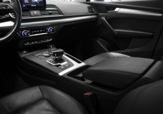 Подержанный автомобиль Audi Q5 2020 года (22 фото)
