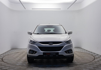 Подержанный автомобиль Hyundai ix35 2012 года (2 фото)