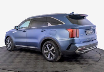 Подержанный автомобиль Kia Sorento 2021 года (7 фото)