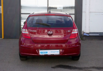 Подержанный автомобиль Hyundai i30 Hatchback 2009 года (6 фото)