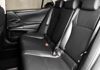 Подержанный автомобиль Lexus ES 2018 года (14 фото)