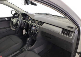 Подержанный автомобиль Skoda Rapid Liftback 2019 года (11 фото)