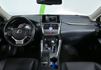 Подержанный автомобиль Lexus NX 2019 года (8 фото)