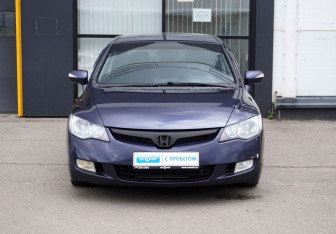 Подержанный автомобиль Honda Civic Sedan 2008 года (2 фото)