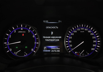 Подержанный автомобиль Infiniti Q50 2015 года (11 фото)