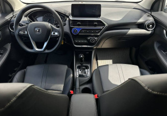 Подержанный автомобиль Changan Alsvin 2023 года (11 фото)