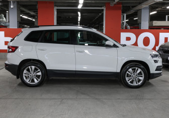 Подержанный автомобиль Skoda Karoq 2020 года (4 фото)
