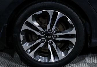 Подержанный автомобиль Kia Ceed Wagon 2013 года (11 фото)