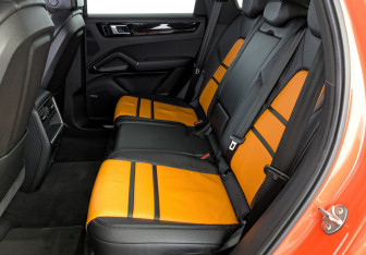 Подержанный автомобиль Porsche Cayenne 2020 года (18 фото)