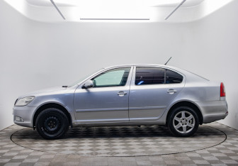 Подержанный автомобиль Skoda Octavia Liftback 2011 года (8 фото)