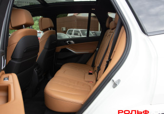 Подержанный автомобиль BMW X5 2019 года (8 фото)