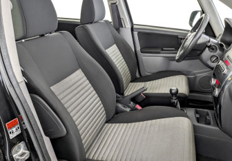 Подержанный автомобиль Suzuki SX4 Hatchback 2011 года (23 фото)