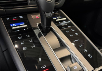 Новый Porsche Macan 2025 (10 фото)