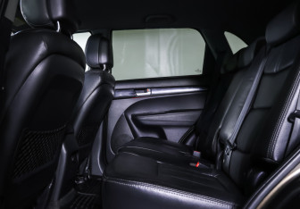 Подержанный автомобиль Kia Sorento 2010 года (12 фото)