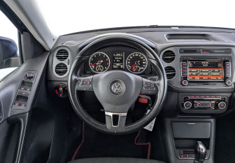 Подержанный автомобиль Volkswagen Tiguan 2013 года (21 фото)