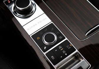 Подержанный автомобиль Land Rover Range Rover 2014 года (19 фото)