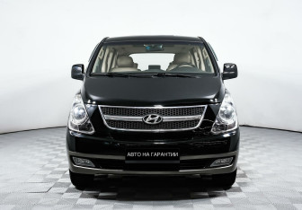 Подержанный автомобиль Hyundai Grand Starex 2012 года (2 фото)