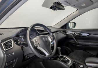 Подержанный автомобиль Nissan X-Trail 2017 года (16 фото)