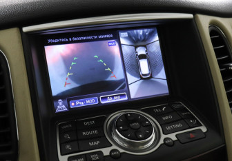 Подержанный автомобиль Infiniti QX50 2016 года (14 фото)