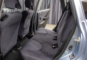 Подержанный автомобиль Honda Jazz 2008 года (12 фото)