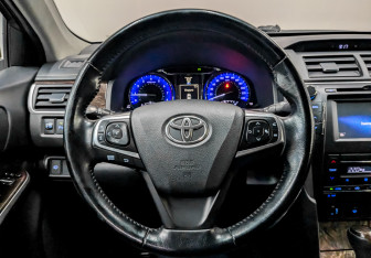 Подержанный автомобиль Toyota Camry Sedan 2016 года (18 фото)