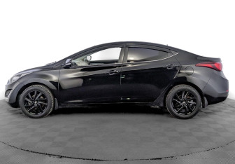 Подержанный автомобиль Hyundai Elantra Sedan 2014 года (8 фото)