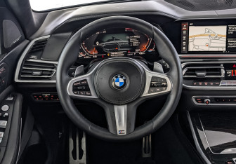 Подержанный автомобиль BMW X7 2020 года (22 фото)